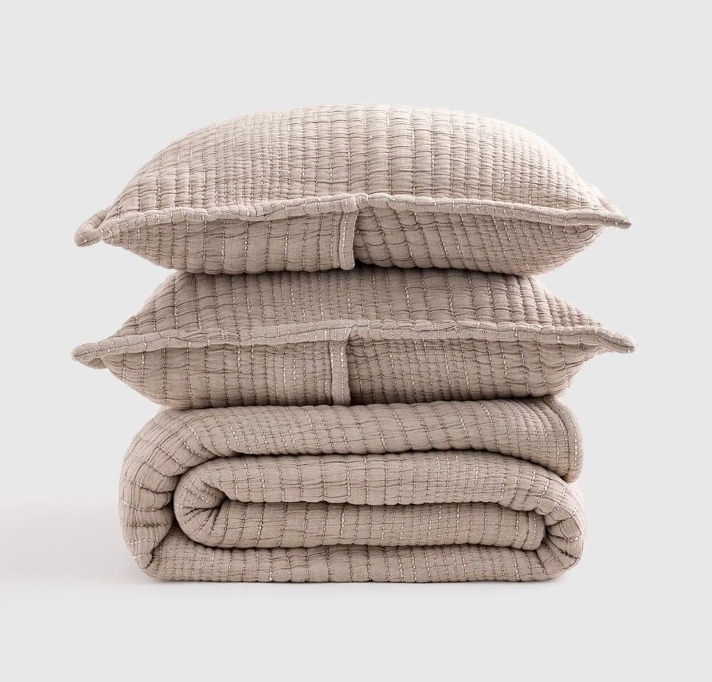 NWOT Quince 100% Organic Cotton Channel Stitch Coverlet Set King Cal King Taupe